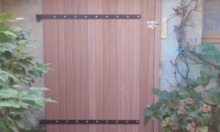 Porte en bois extérieur  - Après